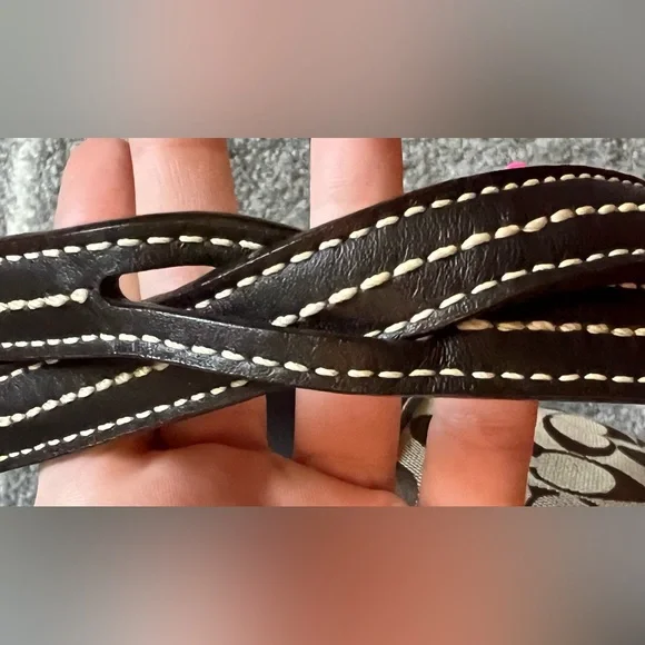 Coach Vintage CC Signature canvas and leather shoulder bag - Picture 13 of 16